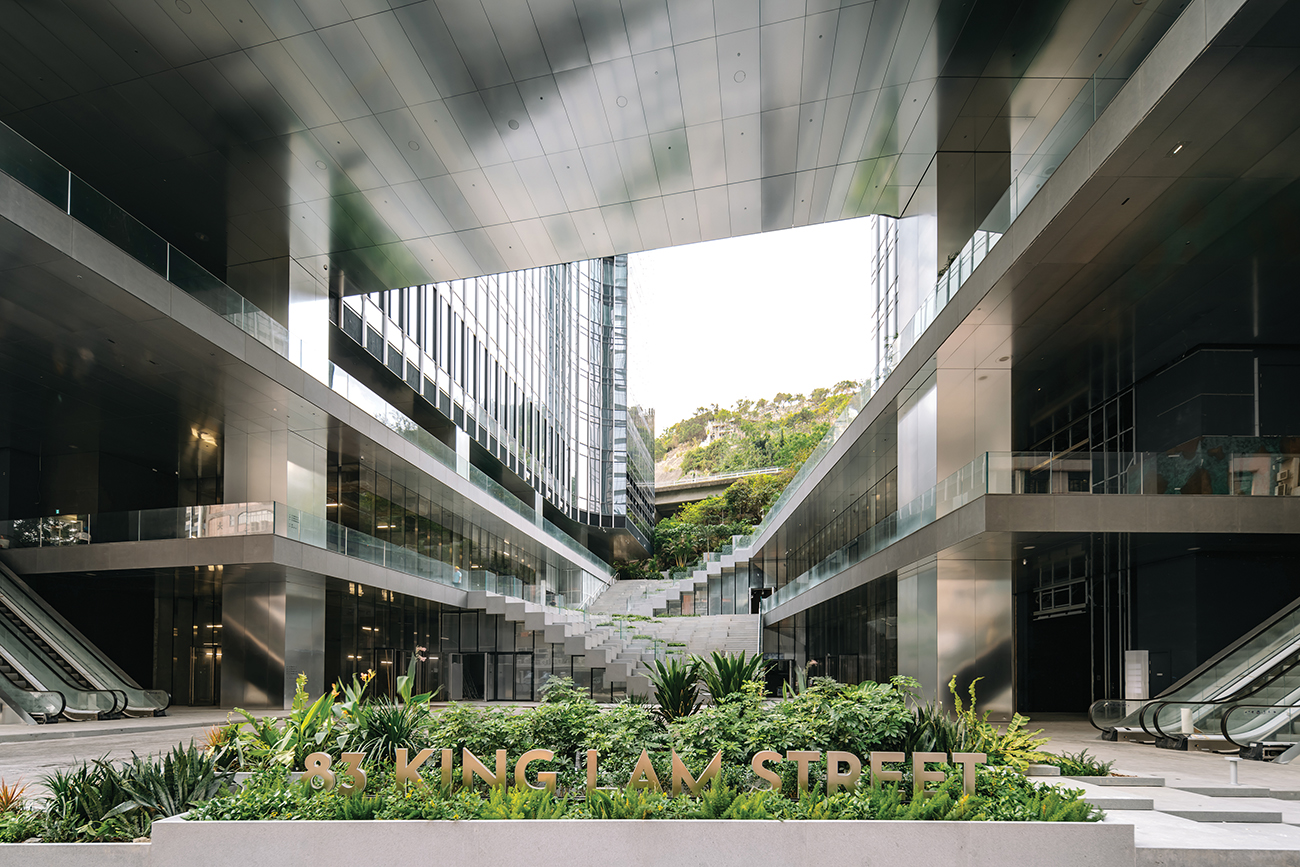 83 KING LAM STREET: Framing the Courtyard with a Borrowed View | FuturArc